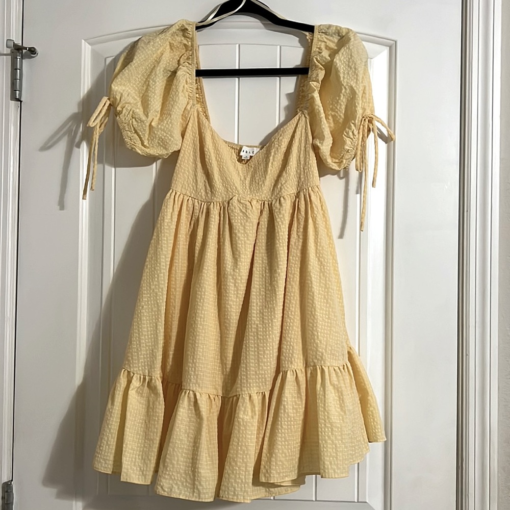 Yellow boutique dress NWOT never worn